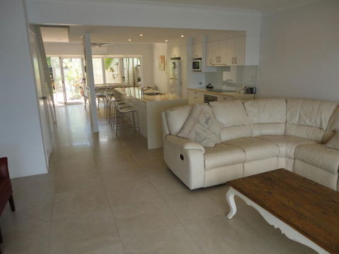 Noosa Entrance Waterfront Resort - Accommodation NT 2