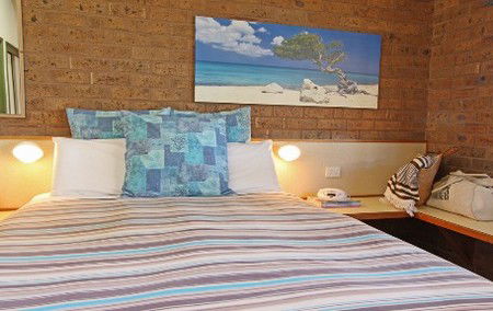 The Beachfront Motel - Accommodation NT 1