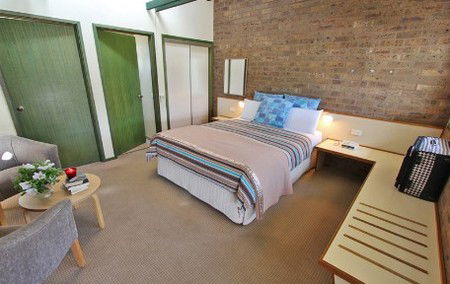 The Beachfront Motel - Accommodation NT 2