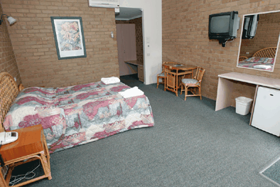 The Tropicana Motor Inn - Accommodation NT 1