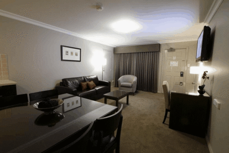 Carlyle Suites & Apartments - Accommodation NT 4