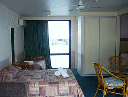 Club Surfers - Accommodation NT 0