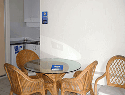 Club Surfers - Accommodation NT 2