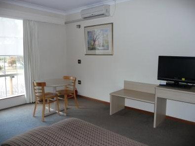 Hamiltons Townhouse Motel - Accommodation NT 3