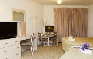 Motel 10 Motor Inn - Accommodation NT 2