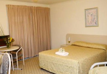 Motel 10 Motor Inn - Accommodation NT 4