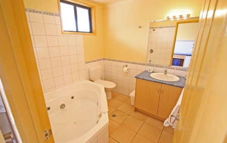 Seaview Motel & Apartments - Accommodation NT 4