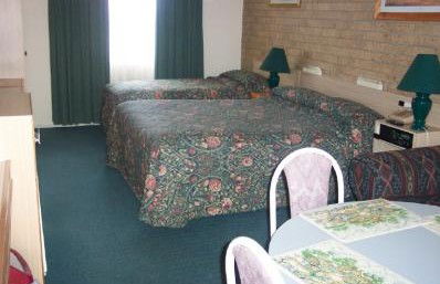 A Settlers Motor Inn - Accommodation NT 1