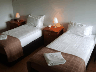Cairns Reef Apartments And Motel - Accommodation NT 3