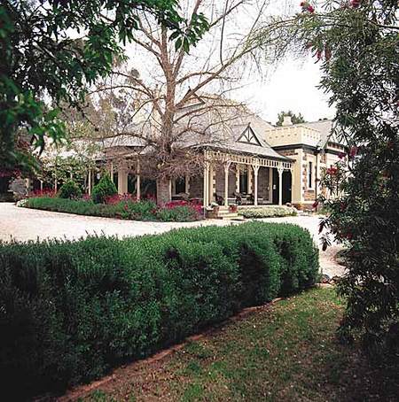 The Lodge Country House - Accommodation NT 0