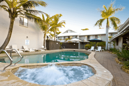 Pelican Beach Resort - Accommodation NT 4