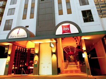 Hotel Ibis Melbourne - Accommodation NT 0