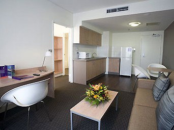 Hotel Ibis Melbourne - Accommodation NT 3