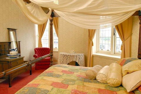 Mickey Bourkes Koroit Hotel - Accommodation NT 1