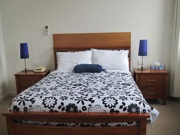 The Plough Hotel - Accommodation NT 3
