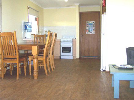 Allestree Holiday Units - Accommodation NT 3