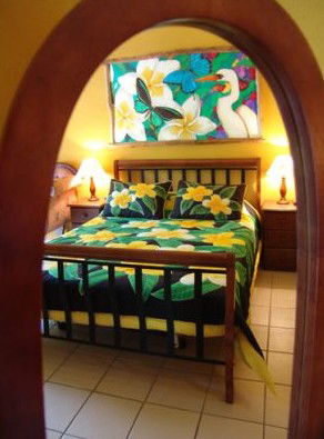 Airlie Beach Myaura Bed And Breakfast - Accommodation NT 3