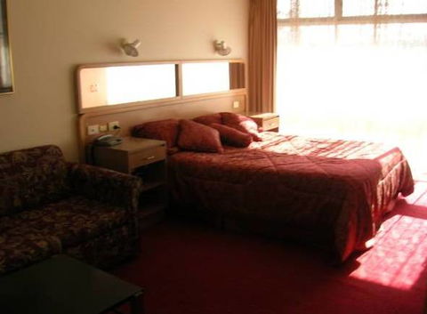 Peninsula Motor Inn And Tyabb Fly Inn - Accommodation NT 1