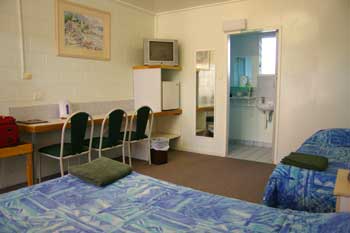 Cooroy Motel & Caravan Park - Accommodation NT 1