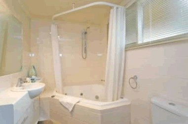 Whitecrest Great Ocean Road Resort - Accommodation NT 3