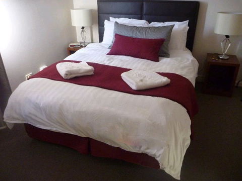 Regal Apartments - Accommodation NT 3