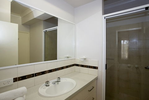 Regal Apartments - Accommodation NT 4