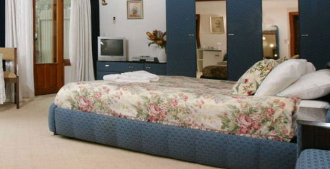 Chalet Swisse Spa Retreat - Accommodation NT 1