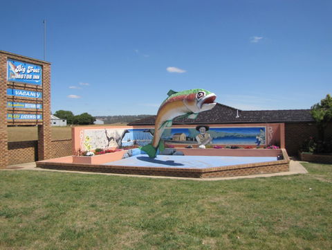 The Big Trout Motor Inn - Accommodation NT 0