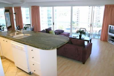 Surfers Mayfair - Accommodation NT 5