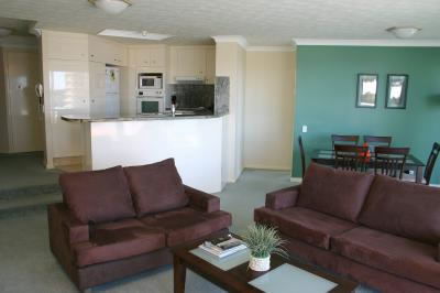 Surfers Mayfair - Accommodation NT 6