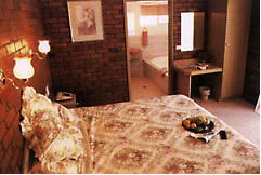 Colonial Motor Lodge - Accommodation NT 0