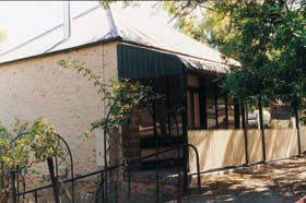 Wild Olive Cottage - Accommodation NT 0