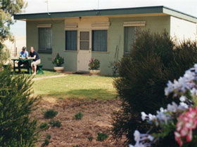 Oaklands Fishing Cottage - Accommodation NT 0