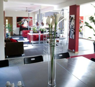 Victor Harbor Waterhouse Retreat - Accommodation NT 1