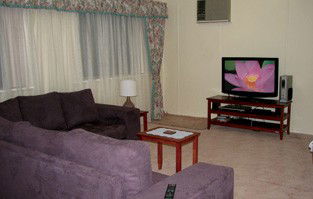 Louth Bay Holiday Apartment - Accommodation NT 1