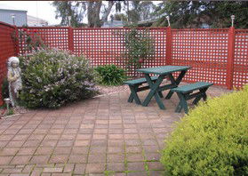 Louth Bay Holiday Apartment - Accommodation NT 3