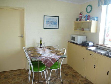Oaklands Fishing Cottage - Accommodation NT 3