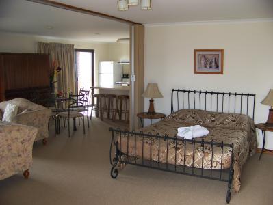 Anchorage At Victor Harbor Seafront Hotel - Accommodation NT 2