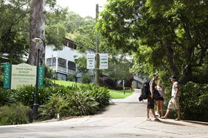 Halse Lodge Backpackers Hostel YHA - Accommodation NT 0