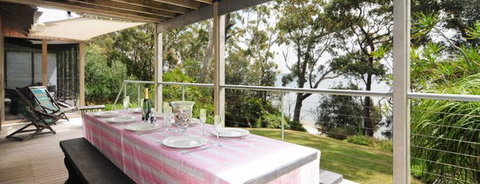 Bungalows On The Beach - NT Tourism 3