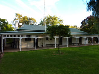 Lake Victoria Station Lodge - Accommodation NT 0