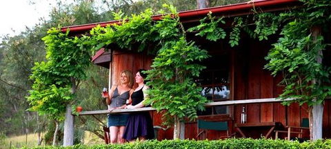 Cedar Creek Vineyard Cottages - Accommodation NT 3