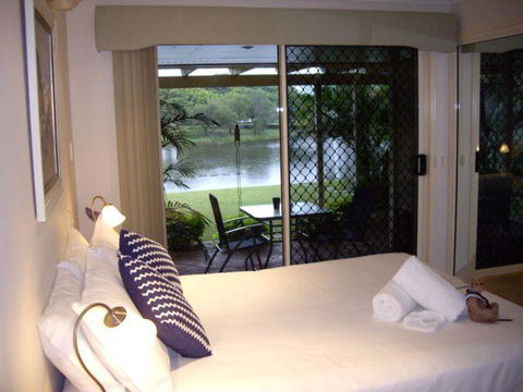 Alexander Lakeside Bed And Breakfast - Accommodation NT 2