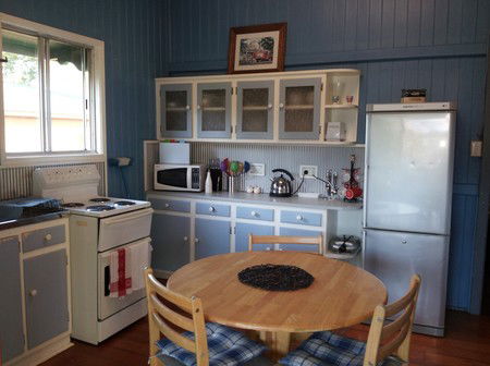 Auckland Street Queenslander - Accommodation NT 3