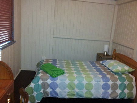Auckland Street Queenslander - Accommodation NT 4