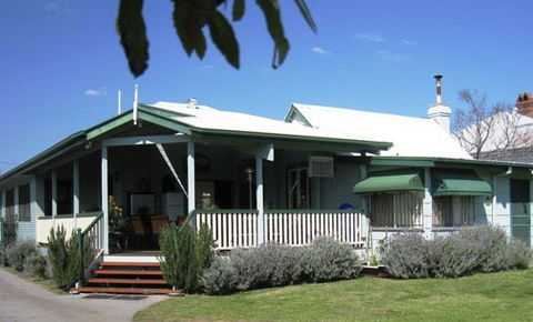 Pitstop Lodge Guesthouse And Bed And Breakfast - Accommodation NT 2
