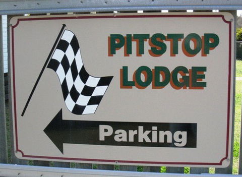 Pitstop Lodge Guesthouse And Bed And Breakfast - Accommodation NT 3