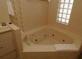 McNevins Warwick Motel And Gunyah Restaurant - Accommodation NT 0