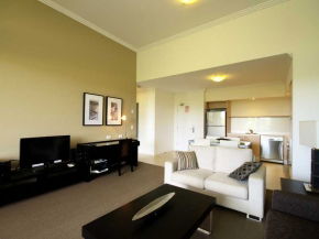 The Chancellor Executive Apartments - Accommodation NT 3