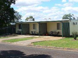 Yarraman Caravan Park - Accommodation NT 2